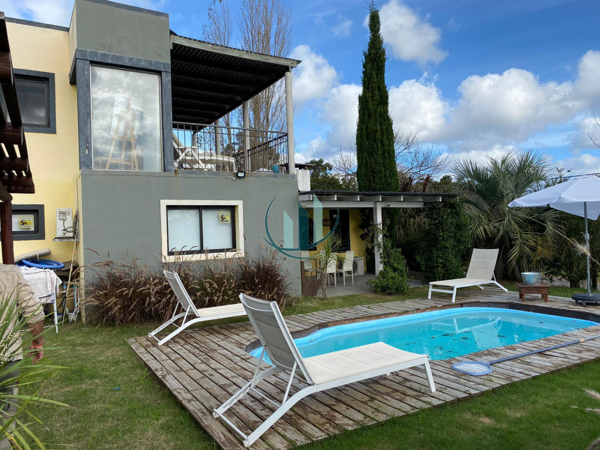 Casa ID.654 - Se vende hermosa casa en Lausana + apartamento de 1 dormitorio