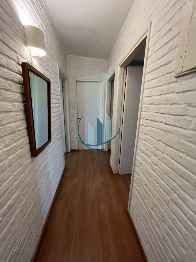 Casa ID.290 - ALQUILER DE VERANO - Casa de 4 dormitorios en playa Mansa a 300mt del mar