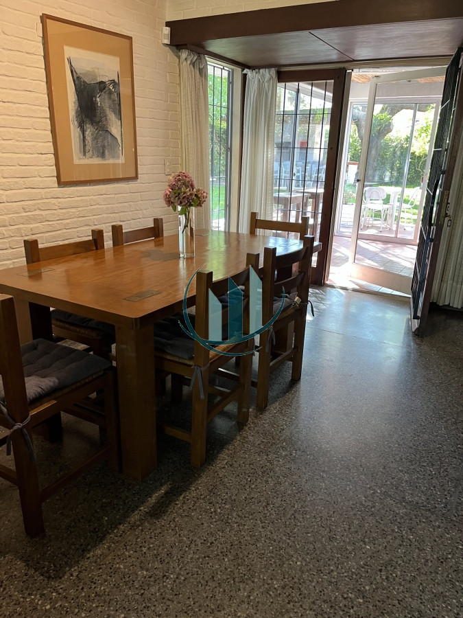 Casa ID.290 - ALQUILER DE VERANO - Casa de 4 dormitorios en playa Mansa a 300mt del mar