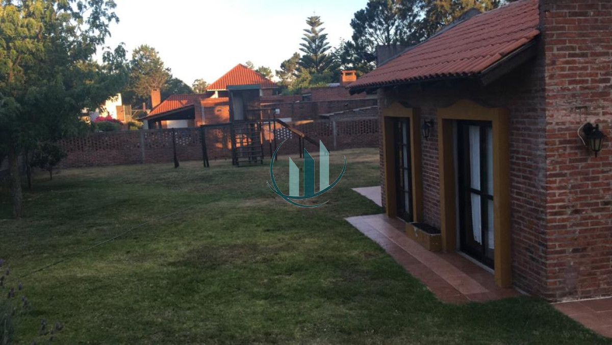 Casa ID.650 - Se alquila casa en Pinares. Excelente estado 