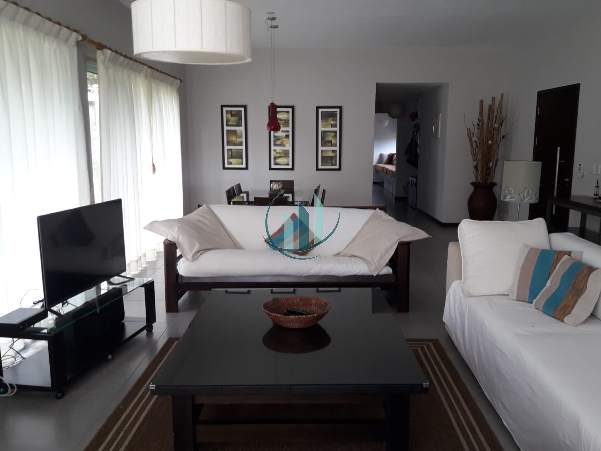 Casa ID.280 - ALQUILER DE TEMPORADA La Barra Casa 4 dormitorios a 500mt de la playa 