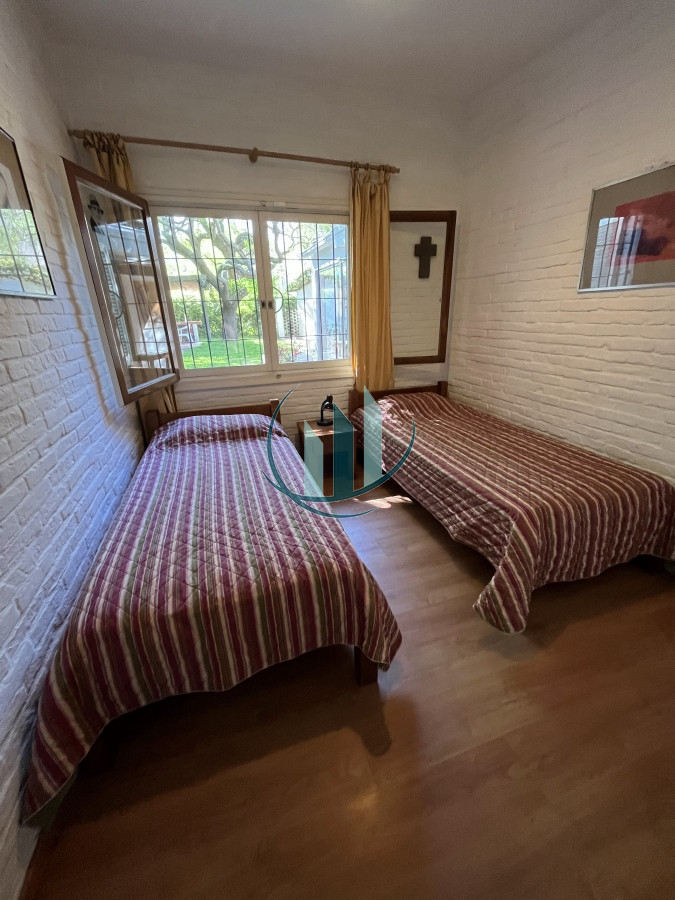 Casa ID.290 - ALQUILER DE VERANO - Casa de 4 dormitorios en playa Mansa a 300mt del mar