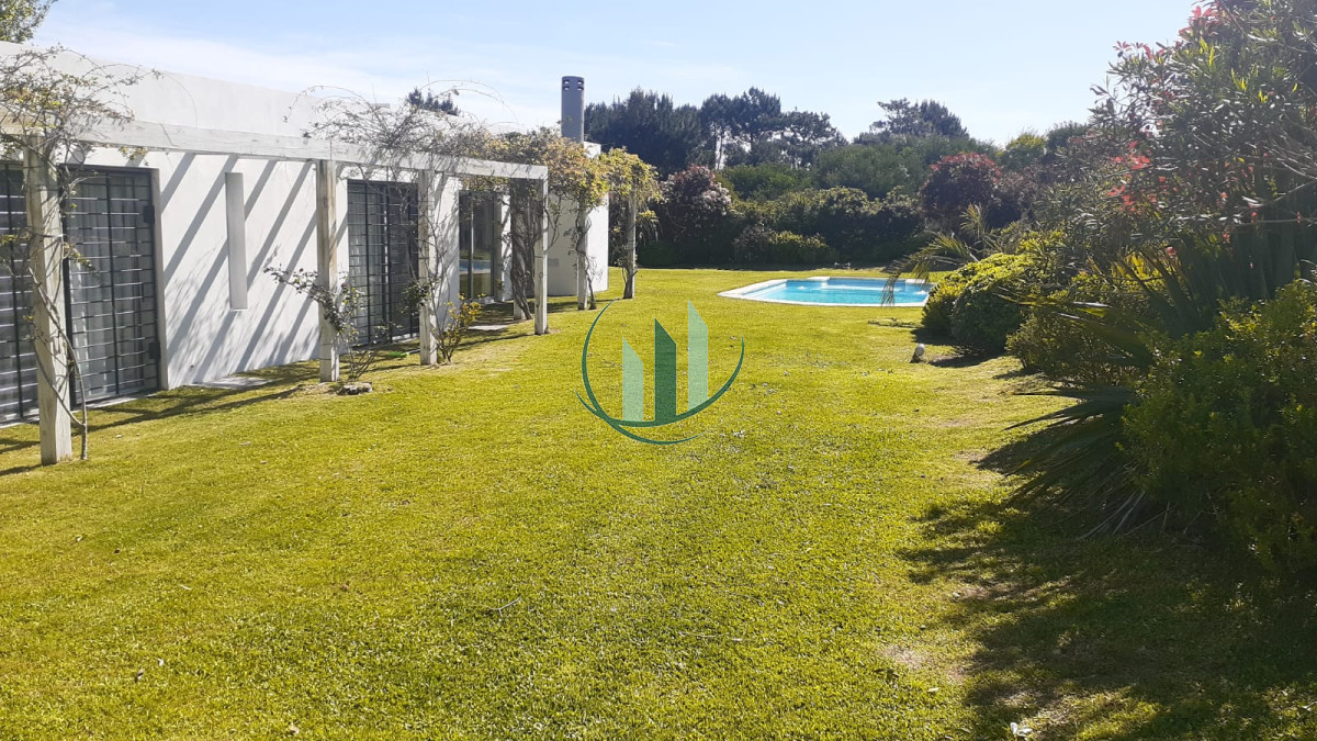 Casa ID.280 - ALQUILER DE TEMPORADA La Barra Casa 4 dormitorios a 500mt de la playa 