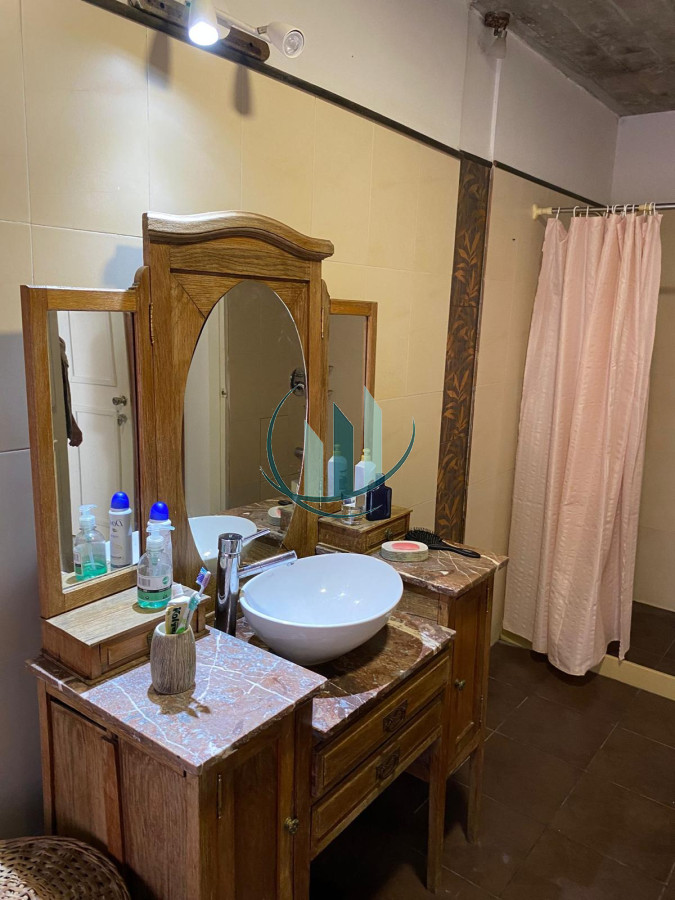 Casa ID.654 - Se vende hermosa casa en Lausana + apartamento de 1 dormitorio
