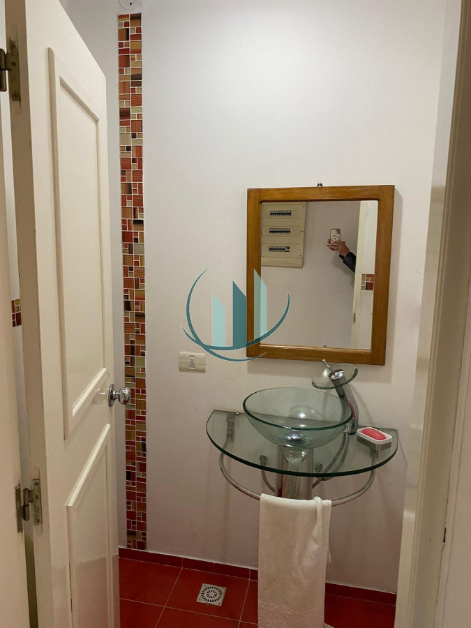 Casa ID.654 - Se vende hermosa casa en Lausana + apartamento de 1 dormitorio