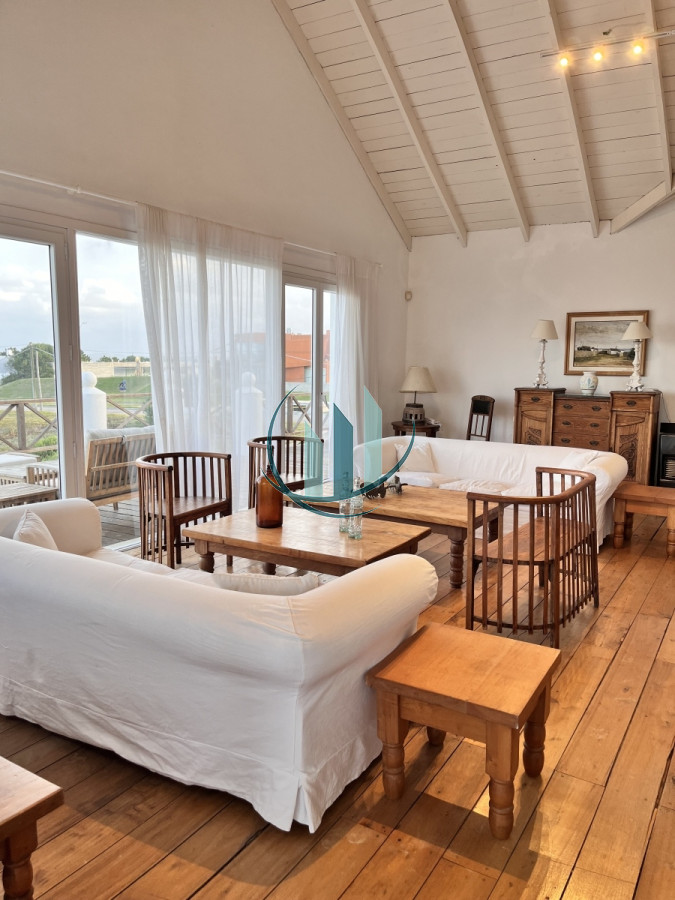 Casa ID.615 - Alquiler en Manantiales con vista al mar 