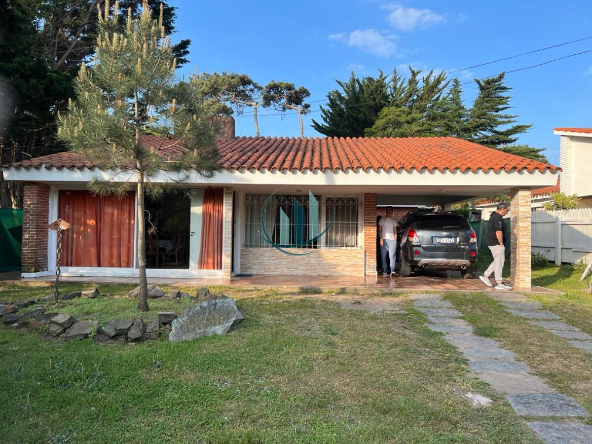 Casa ID.556 - Casa Av Francia a 2pp mts del mar con 3 habitaciones 2 baños.