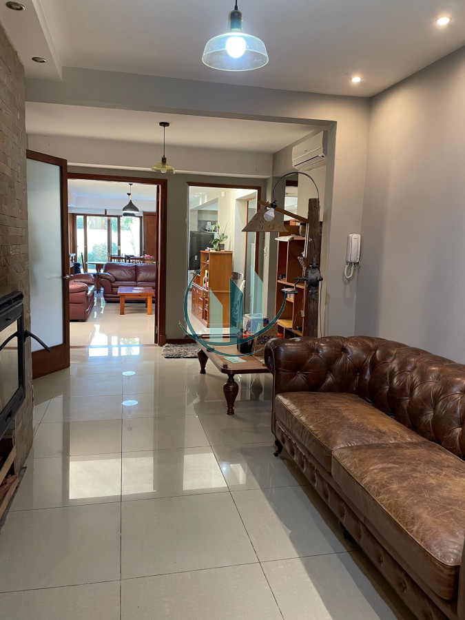 Casa ID.350 - Muy buena casa en Carrasco Sur