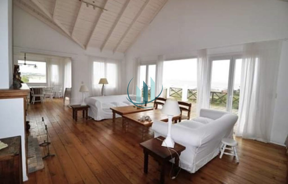Casa ID.615 - Alquiler en Manantiales con vista al mar 