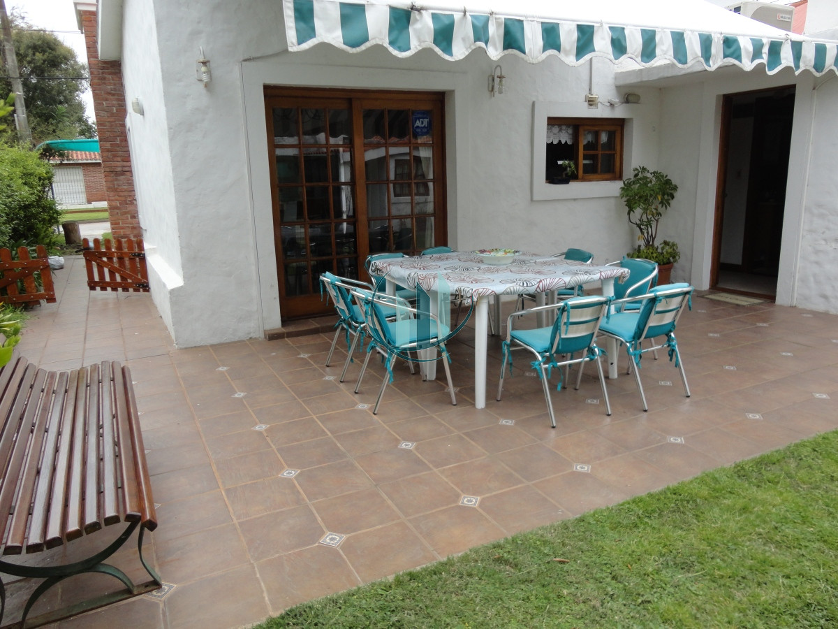 Casa ID.624 - Casa con jardín a pasos de la playa mansa 