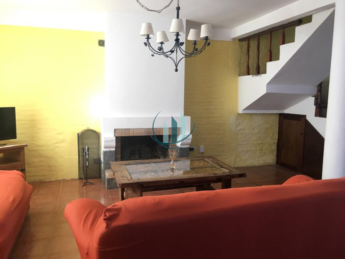 Casa ID.650 - Se alquila casa en Pinares. Excelente estado 