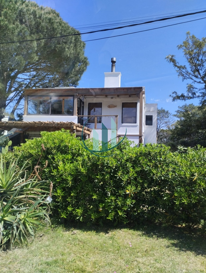Casa ID.279 - Casa en alquiler Temporada 2024 a 100 mts de la playa Solanas, Punta del Este (2 dormitorios)