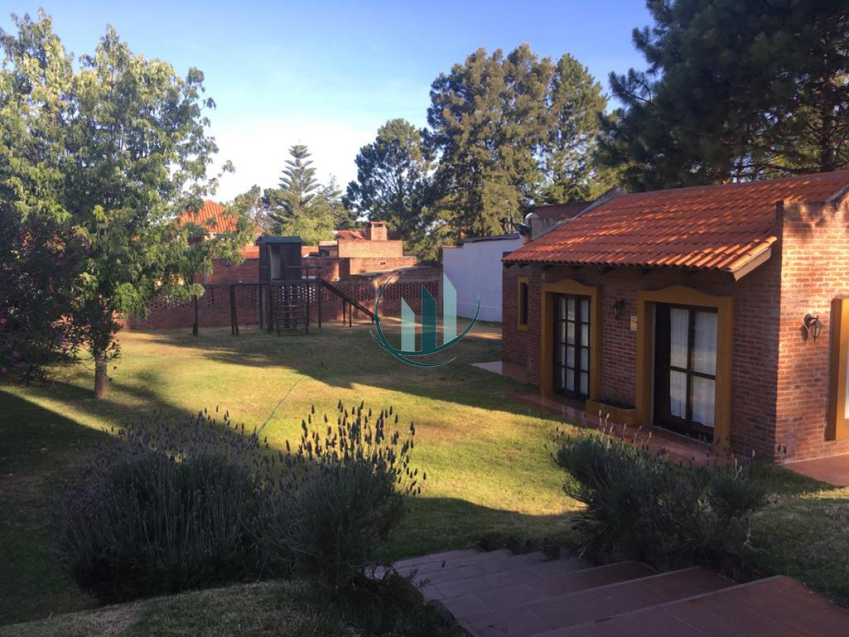 Casa ID.650 - Se alquila casa en Pinares. Excelente estado 
