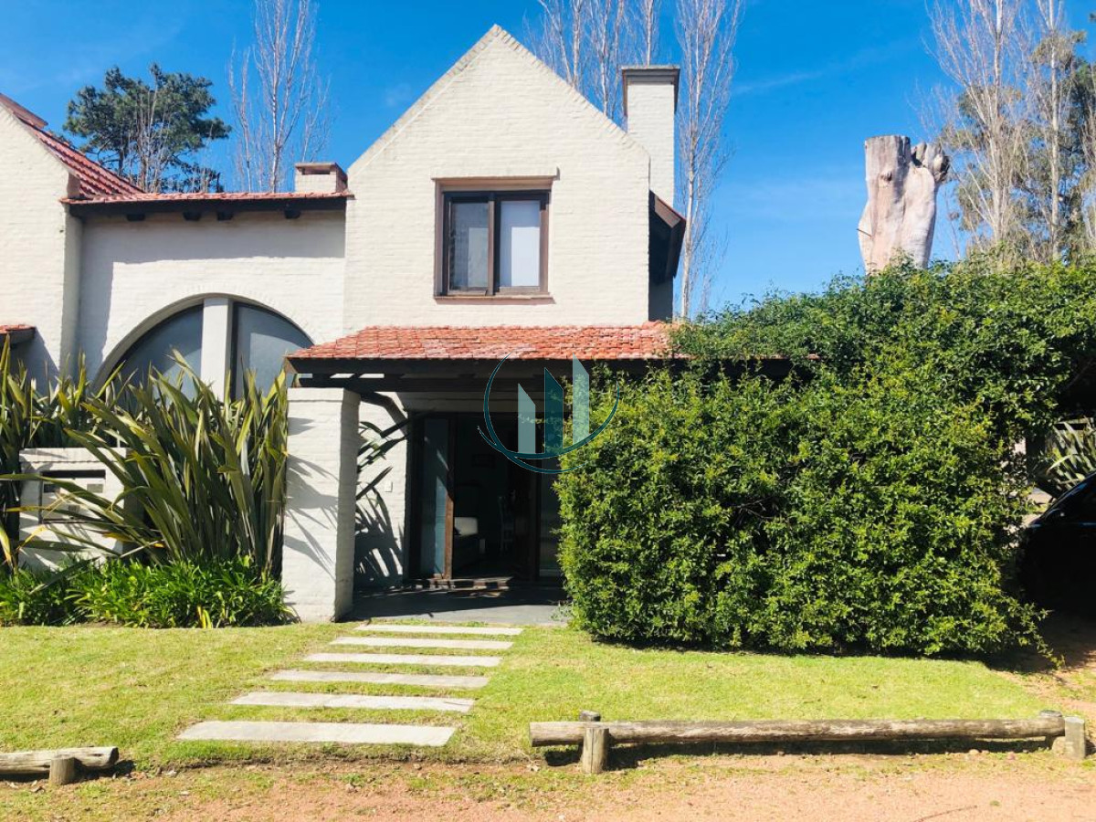 Casa ID.98 - HERMOSO DÚPLEX EN BARRIO PARQUE PINARES PARA VIVIR TODO EL AÑO 