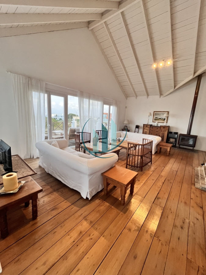Casa ID.615 - Alquiler en Manantiales con vista al mar 