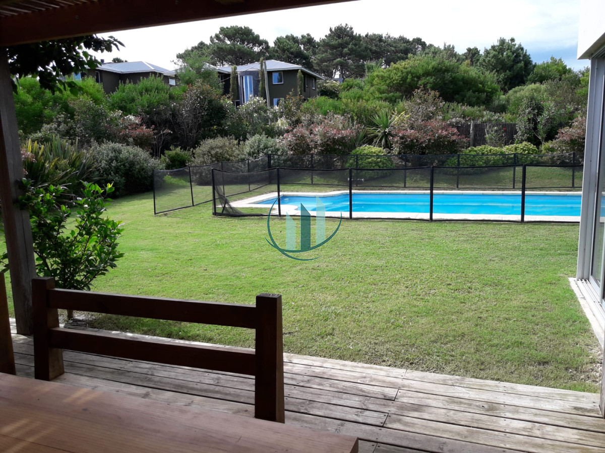 Casa ID.280 - ALQUILER DE TEMPORADA La Barra Casa 4 dormitorios a 500mt de la playa 