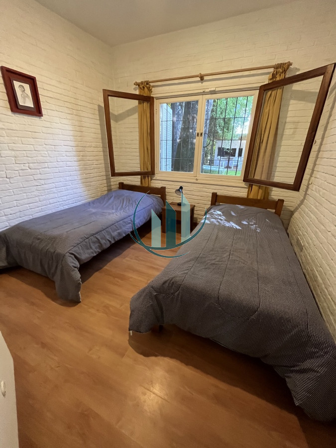 Casa ID.290 - ALQUILER DE VERANO - Casa de 4 dormitorios en playa Mansa a 300mt del mar