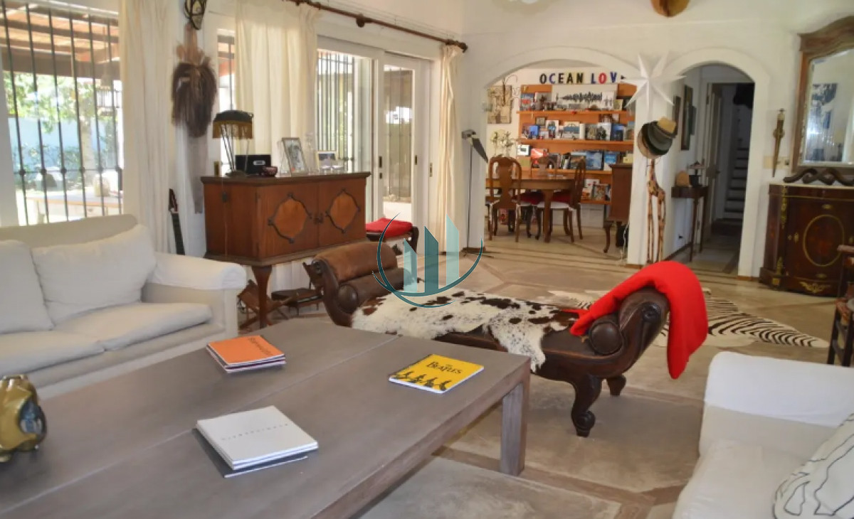 Casa ID.284 - ALQUILER TEMPORAL - Casa de verano en La Barra 4 domitorios a 400mts del mar