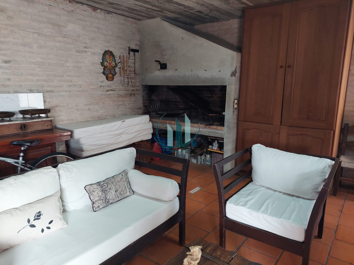 Casa ID.700 - Se alquila en San Carlos, ideal para negocio 