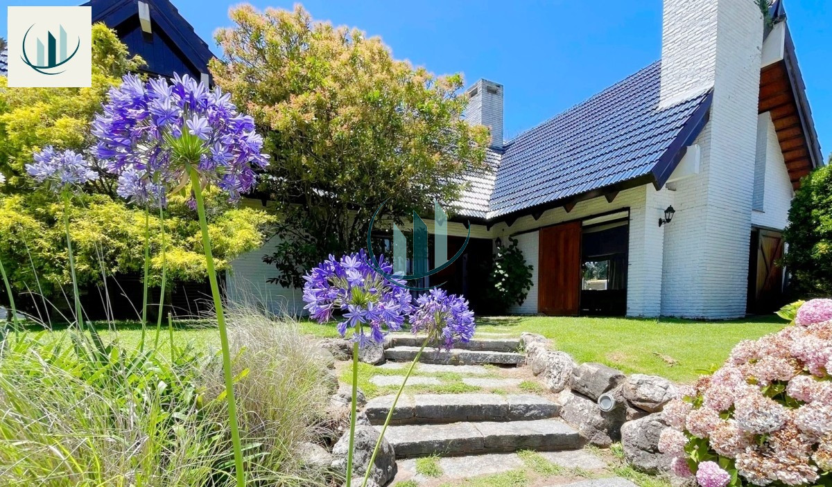 Casa ID.571 - ALQUILER ANUAL CASA a 50 mts de la playa 