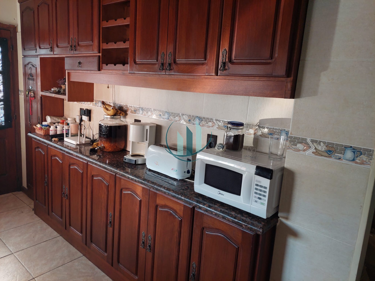 Casa ID.700 - Se alquila en San Carlos, ideal para negocio 