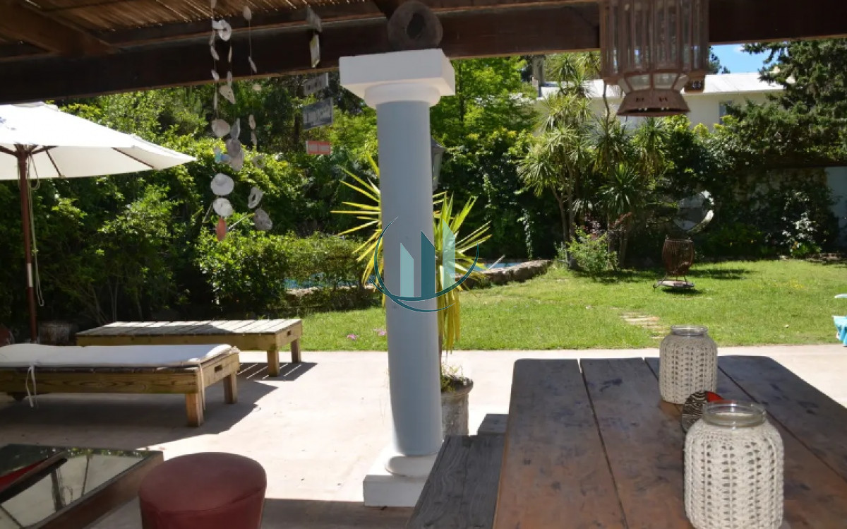 Casa ID.284 - ALQUILER TEMPORAL - Casa de verano en La Barra 4 domitorios a 400mts del mar