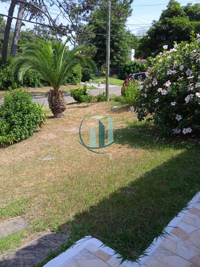 Casa ID.628 - ALQUILER ANUAL Casa en Barrio Pinares 3 dormitorios amueblada