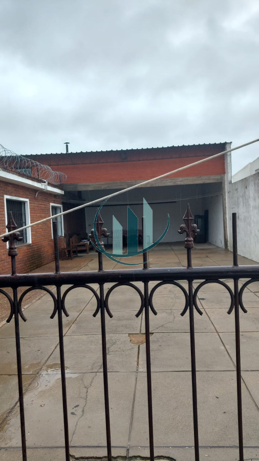 Casa ID.700 - Se alquila en San Carlos, ideal para negocio 
