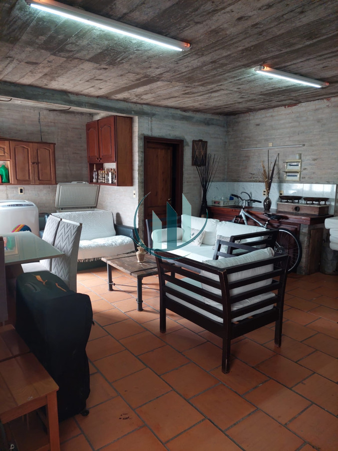 Casa ID.700 - Se alquila en San Carlos, ideal para negocio 