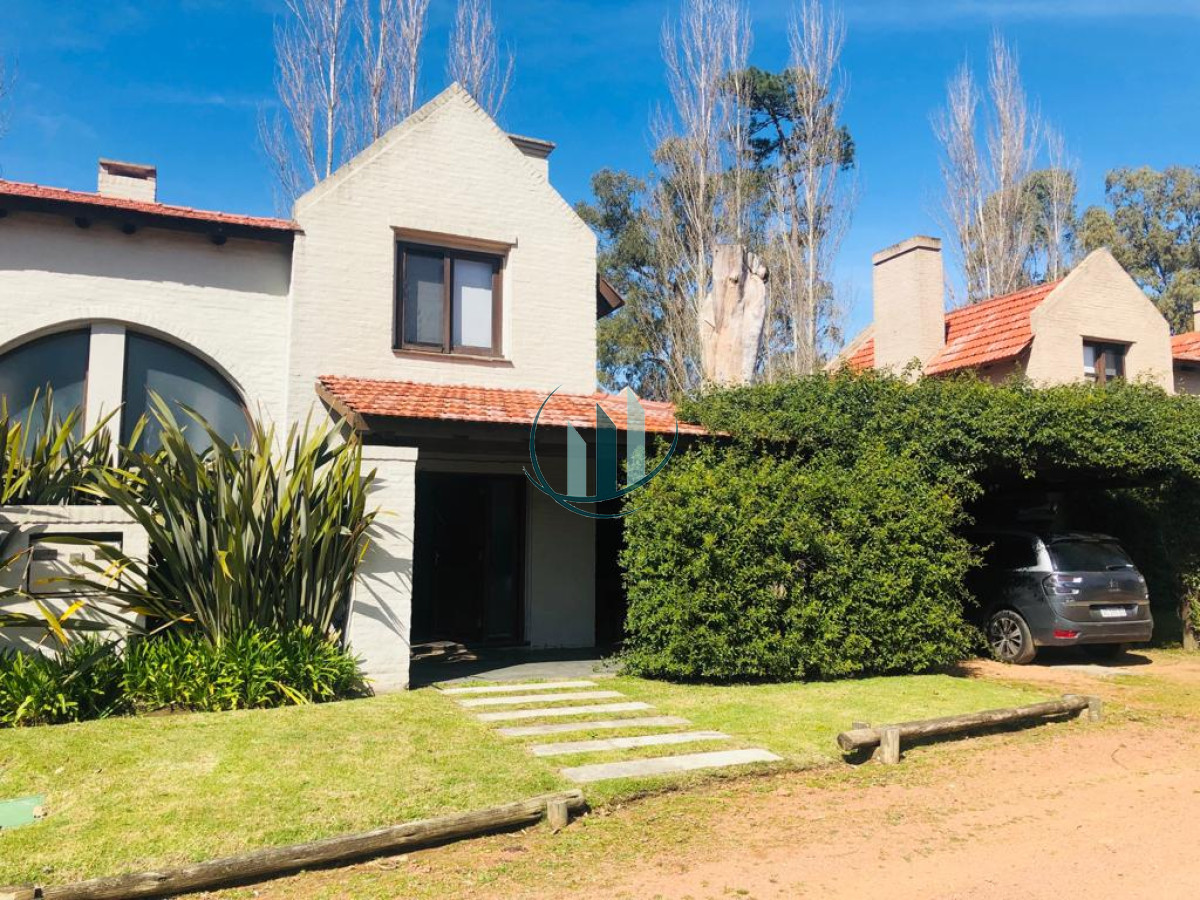 Casa ID.98 - HERMOSO DÚPLEX EN BARRIO PARQUE PINARES PARA VIVIR TODO EL AÑO 