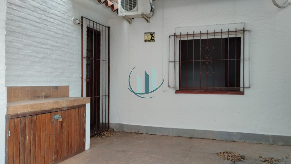 Casa ID.791 - Oportunidad!! ALQUILER ANUAL - Amplia Casa de 2 Dormitorios - Barrio Rivera