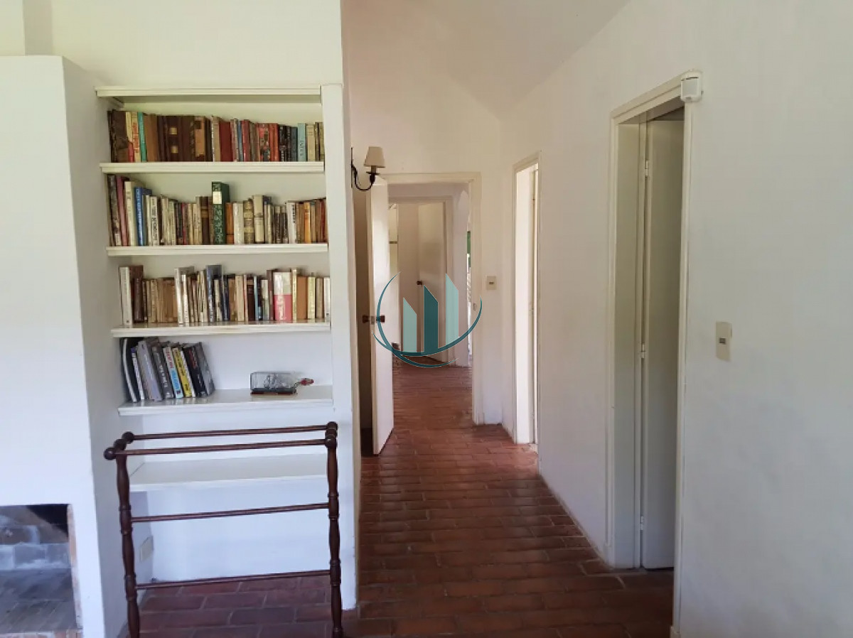 Casa ID.283 - ALQUILER DE TEMPORADA - Casa a 200mts de la playa en La Barra 4 dormitorios con Jardín y Parrillero