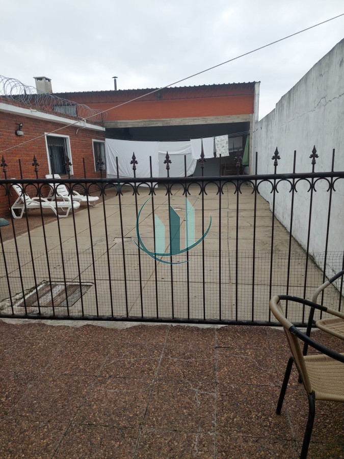 Casa ID.700 - Se alquila en San Carlos, ideal para negocio 