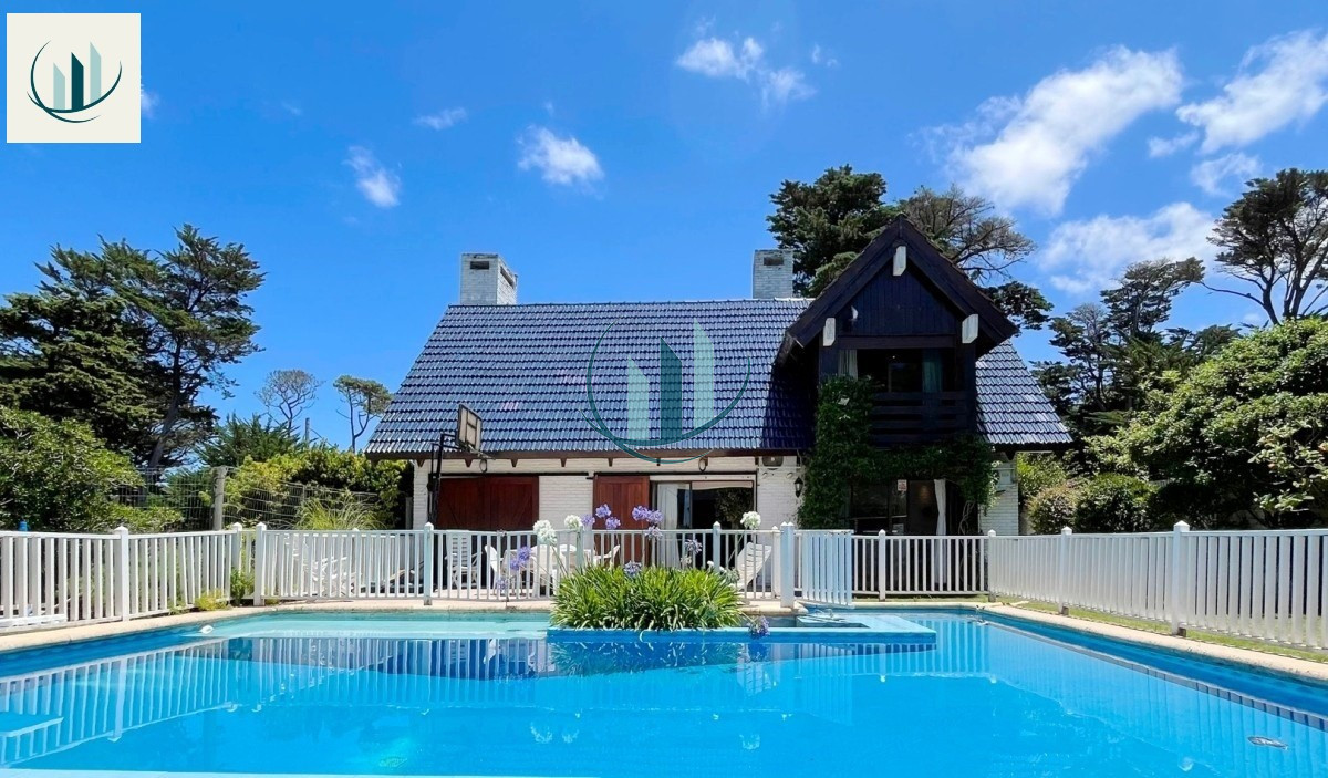 Casa ID.571 - ALQUILER ANUAL CASA a 50 mts de la playa 