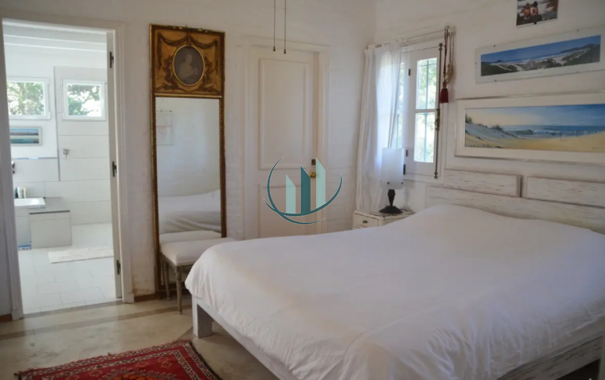 Casa ID.284 - ALQUILER TEMPORAL - Casa de verano en La Barra 4 domitorios a 400mts del mar