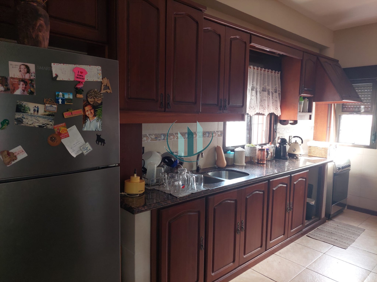 Casa ID.700 - Se alquila en San Carlos, ideal para negocio 