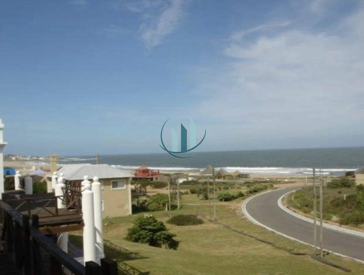Casa ID.615 - Alquiler en Manantiales con vista al mar 
