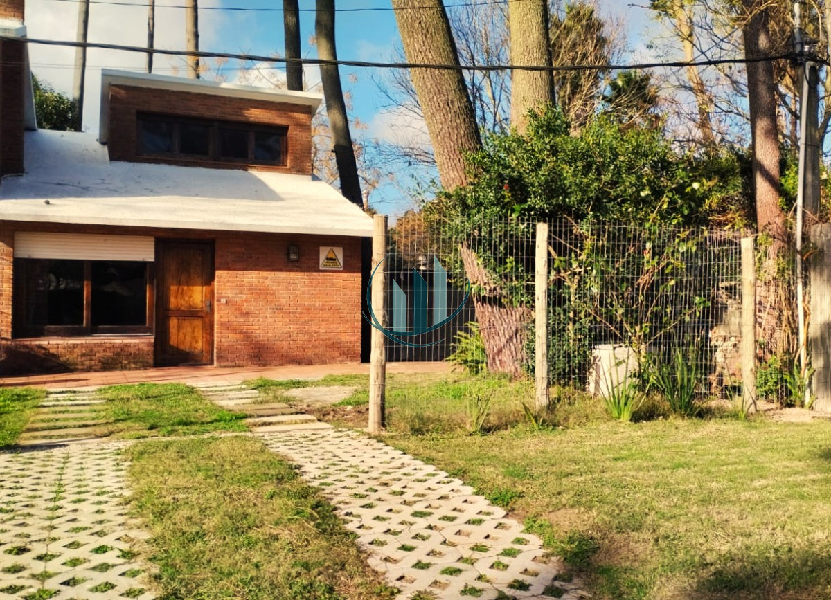 Casa ID.804 - ALQUILER ANUAL 3 Dormitorios en Barrio Altos del Pinar 