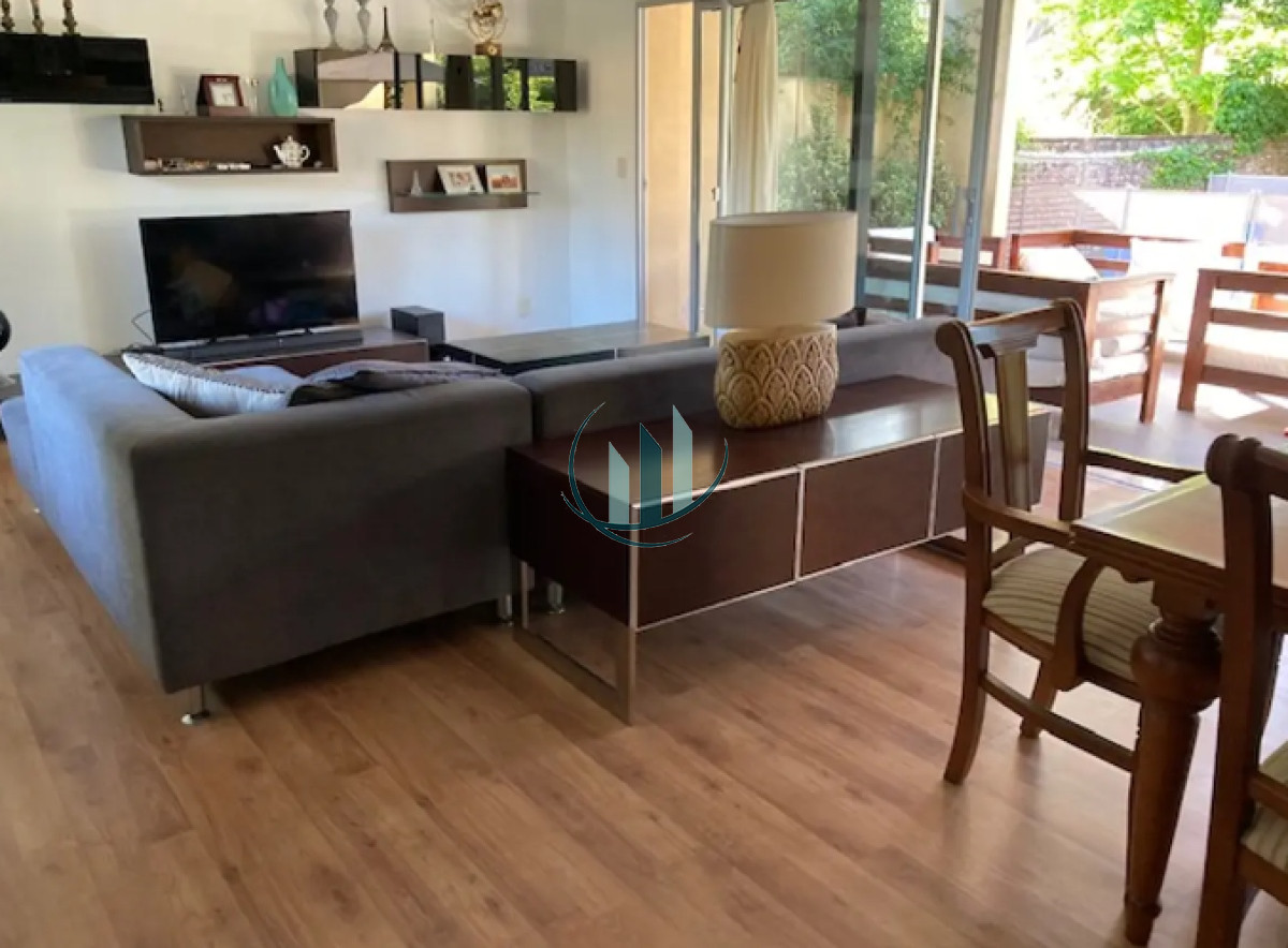 Casa ID.629 - ALQUILER ANUAL Casa 3 Dormitorios con piscina climatizada Playa Mansa, Cantegril