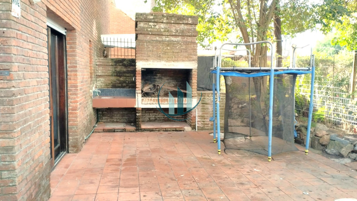 Casa ID.804 - ALQUILER ANUAL 3 Dormitorios en Barrio Altos del Pinar 