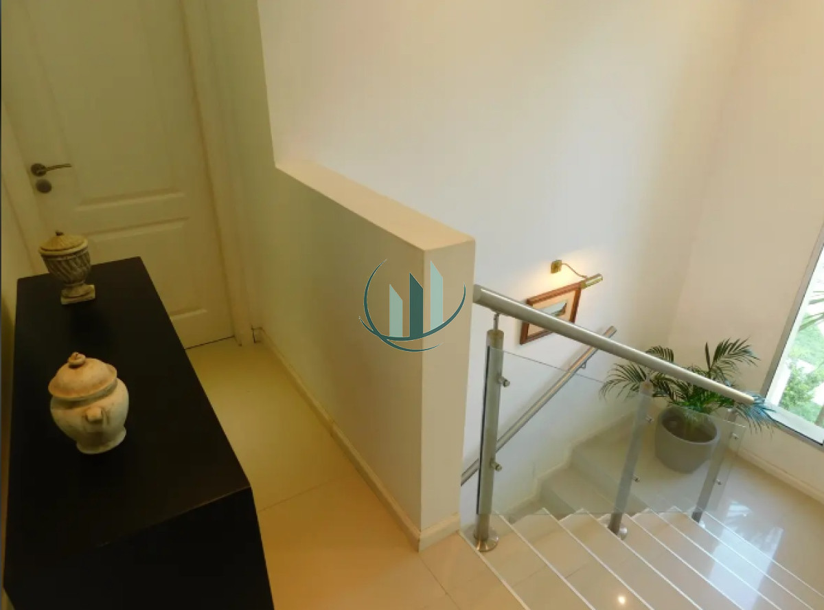 Casa ID.629 - ALQUILER ANUAL Casa 3 Dormitorios con piscina climatizada Playa Mansa, Cantegril