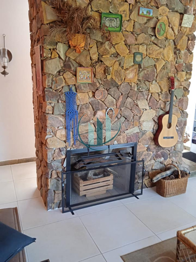 Casa ID.628 - ALQUILER ANUAL Casa en Barrio Pinares 3 dormitorios amueblada