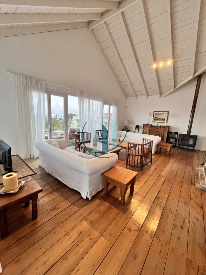 Casa ID.615 - Alquiler en Manantiales con vista al mar 
