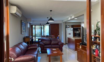 Muy buena casa en Carrasco Sur
