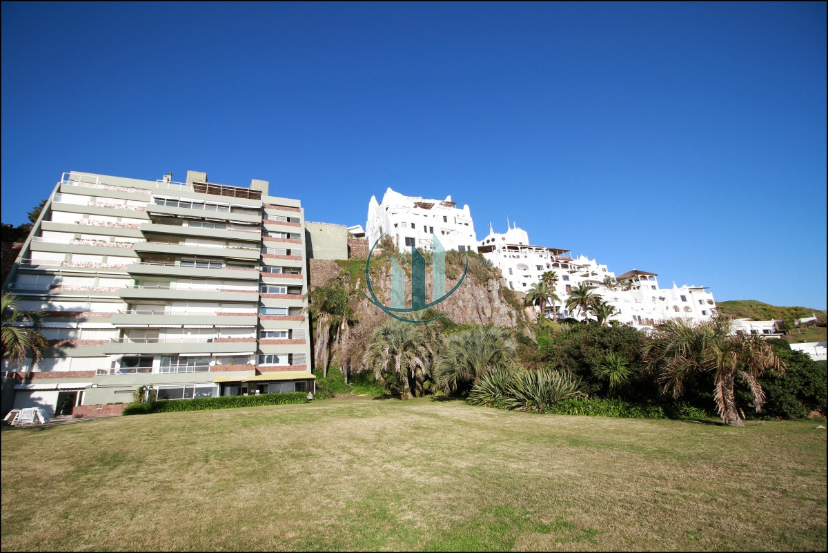 Apartamento ID.225 - VENTA APTO EN PUNTA BALLENA ,2 DORMITORIOS, 2 BAÑOS y 1 SUITE