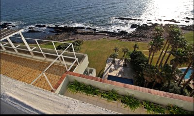 VENTA APTO EN PUNTA BALLENA ,2 DORMITORIOS, 2 BAÑOS y 1 SUITE