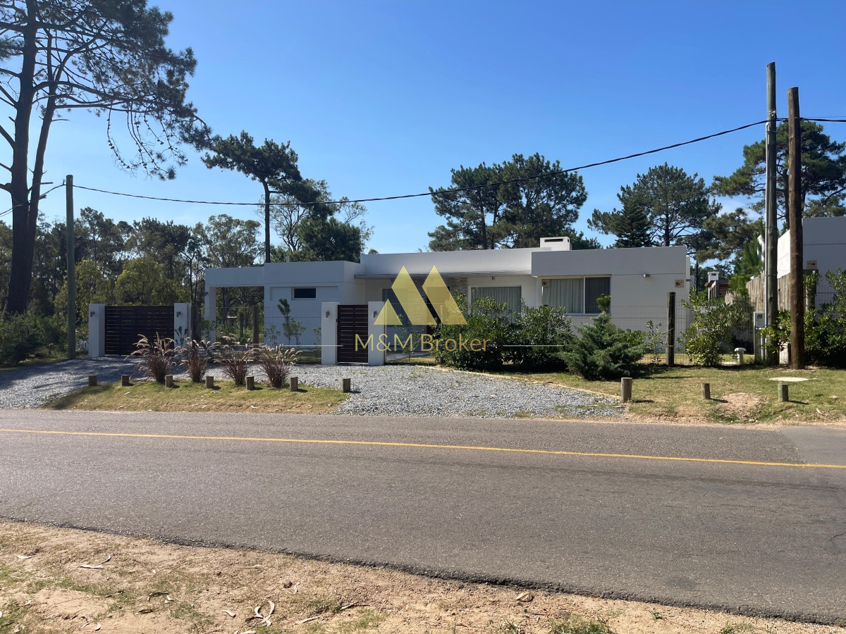 Casa ID.670 - Moderna casa de 3 dormitorios a estrenar en la barra