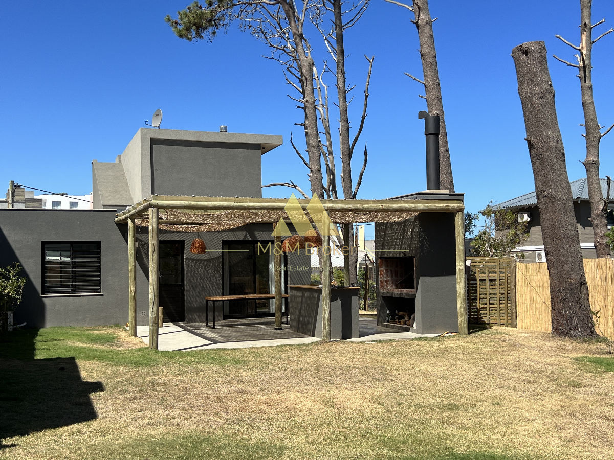 Casa ID.672 - Moderna casa de 3 dormitorios en Montoya