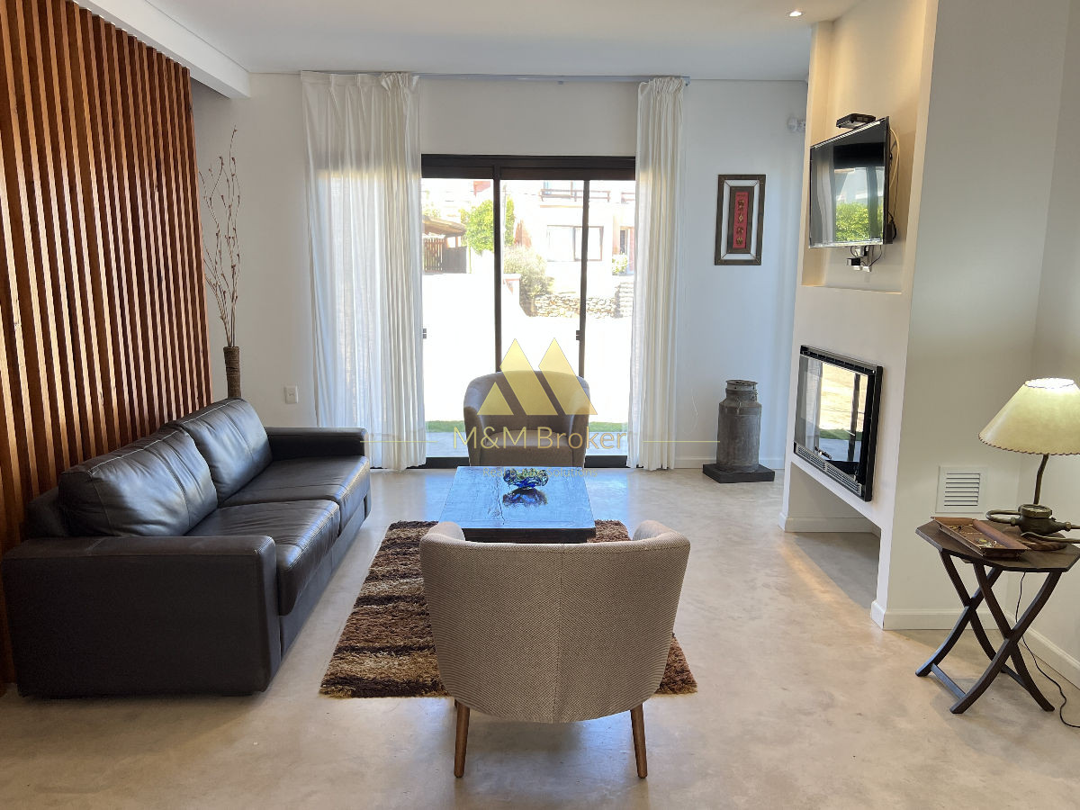 Casa ID.672 - Moderna casa de 3 dormitorios en Montoya