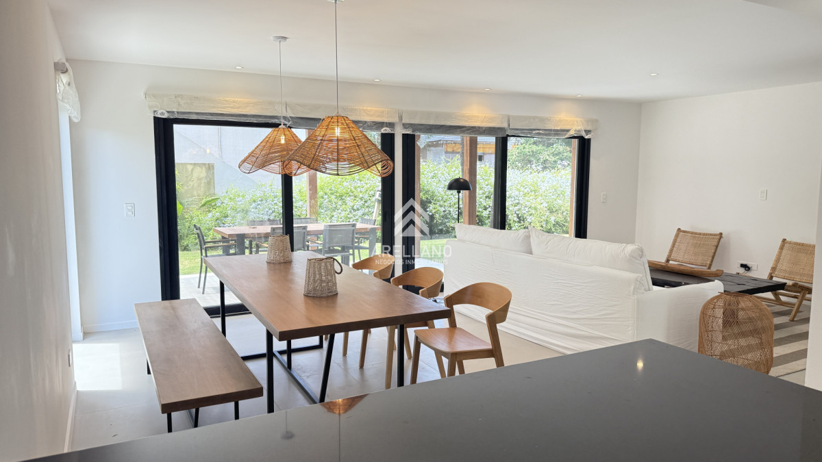 Apartamento ID.4143 - Casa en complejo La Barra, excelente oportunidad para invertir